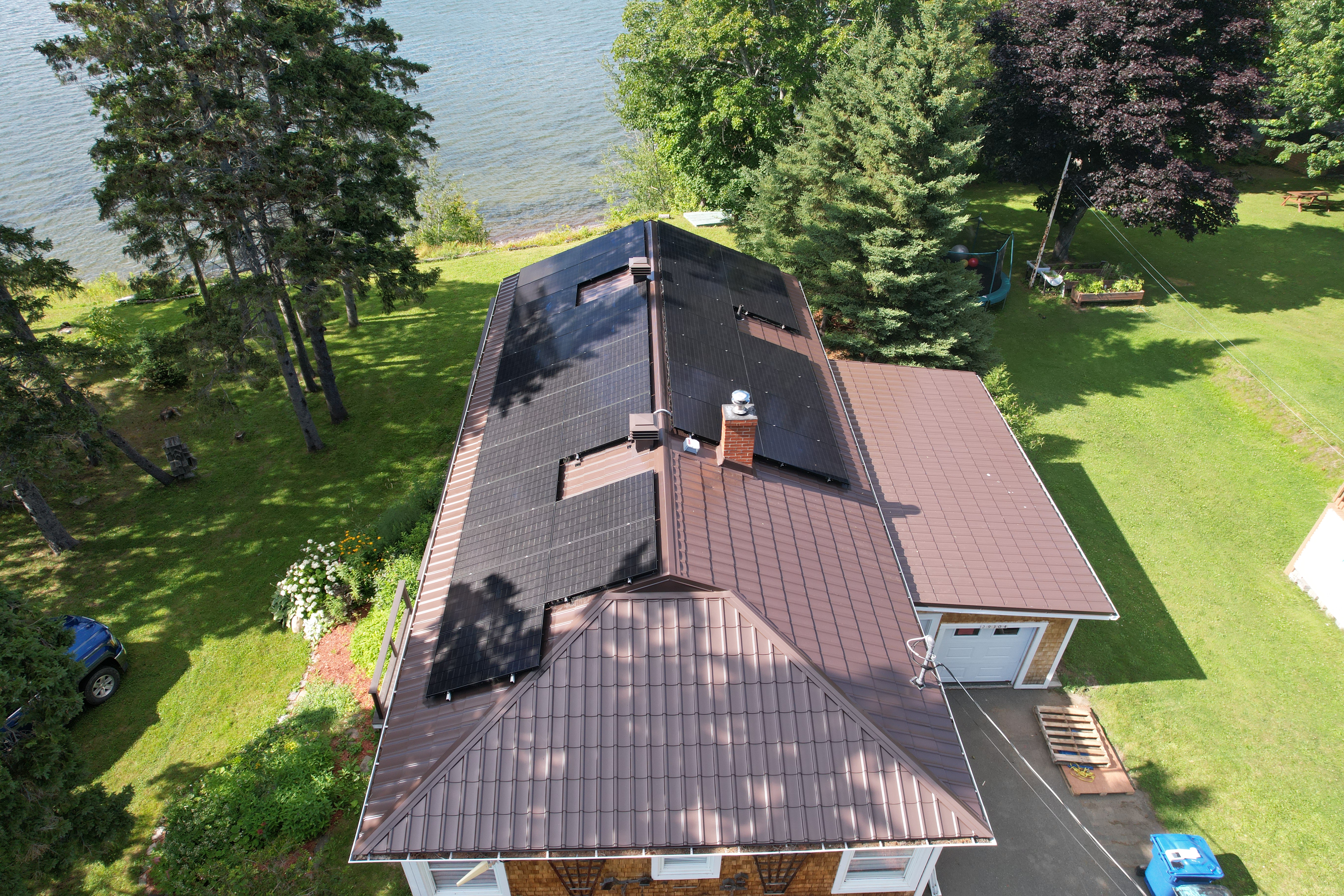 Solar rooftop array
